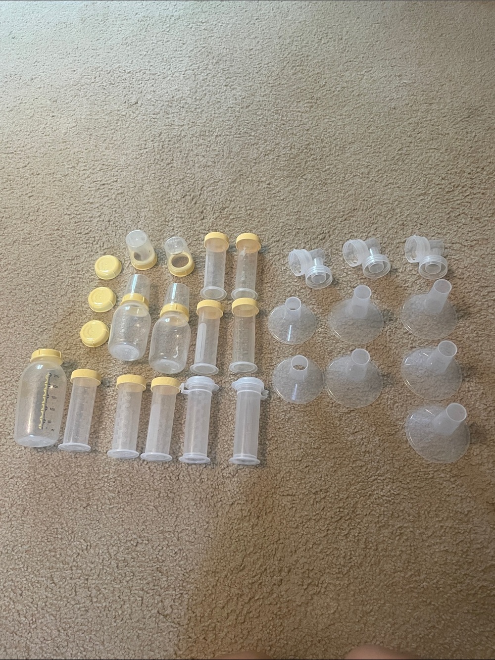Medela Pump Flanges, Valves and Bottles Set